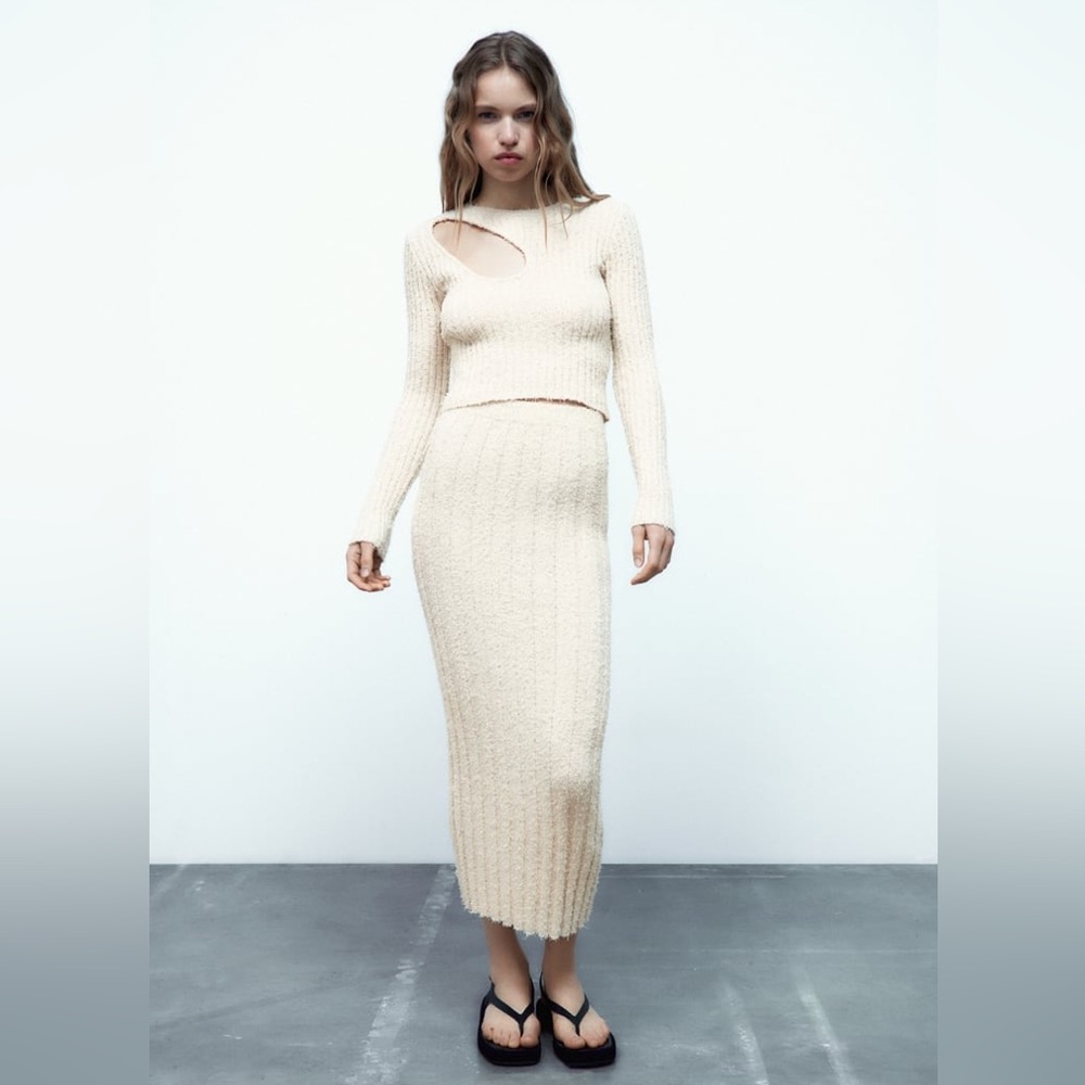 Zara Set - Ecru Cut Out Chenille Sweater & Skirt - Picture 10 of 17